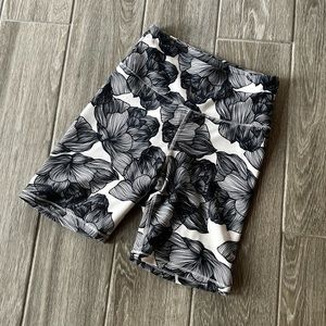 Balance Collection Floral Biker Work out shorts Small Black and White High waist